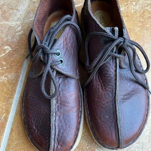 Clarks shoes brown leather Clarks shoes,size 8.5 M very comfortable Rubber sole